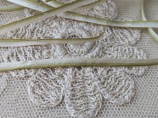 画像4: フランス 1900年前後  台紙巻きリボン刺繍用シルクリボン グリーングラデ 656cm (4)
