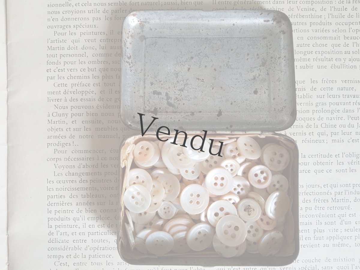 画像4: アンティーク　Tin缶入り　貝ボタンアソート (4)