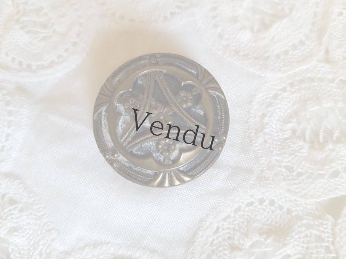 画像3: アンティーク　アール・ヌーボー メタルボタン 27ｍｍ (3)