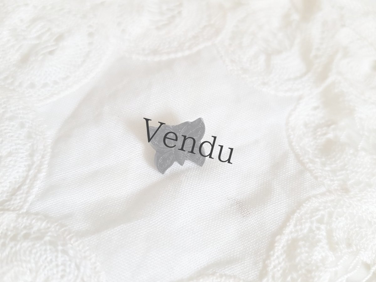 画像2: アンティーク　フレンチジェットボタン 蝶 10ｍｍ (2)