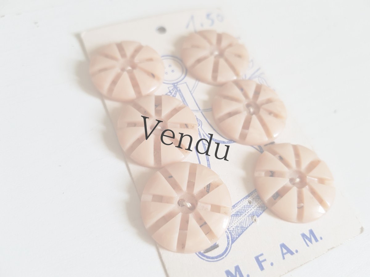 画像3: フランスヴィンテージ　ボタンシート M.F.A.N 21mm (3)