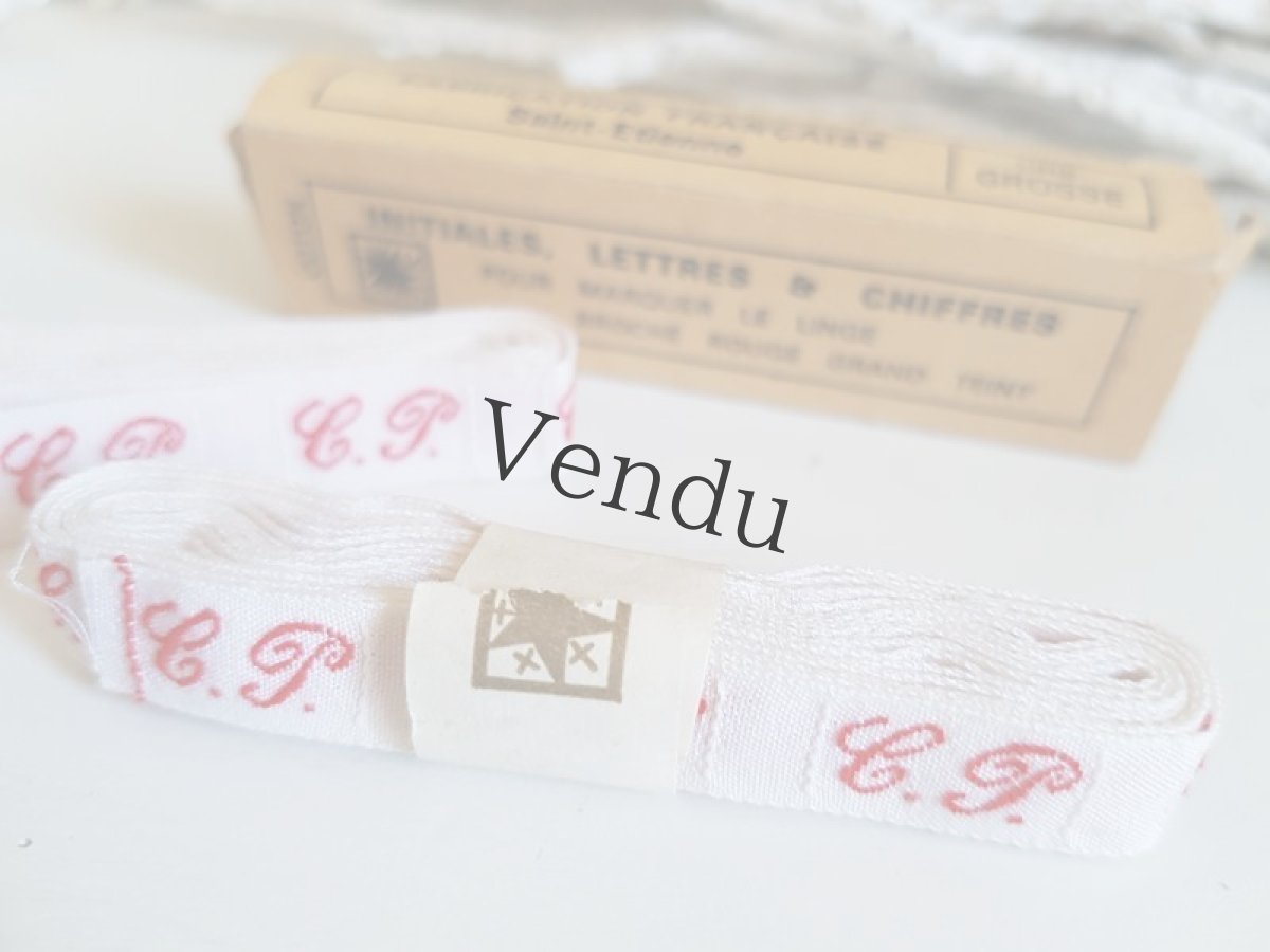 画像2: アンティーク　イニシャルテープリボン箱入り2本組み 《CP》 (2)