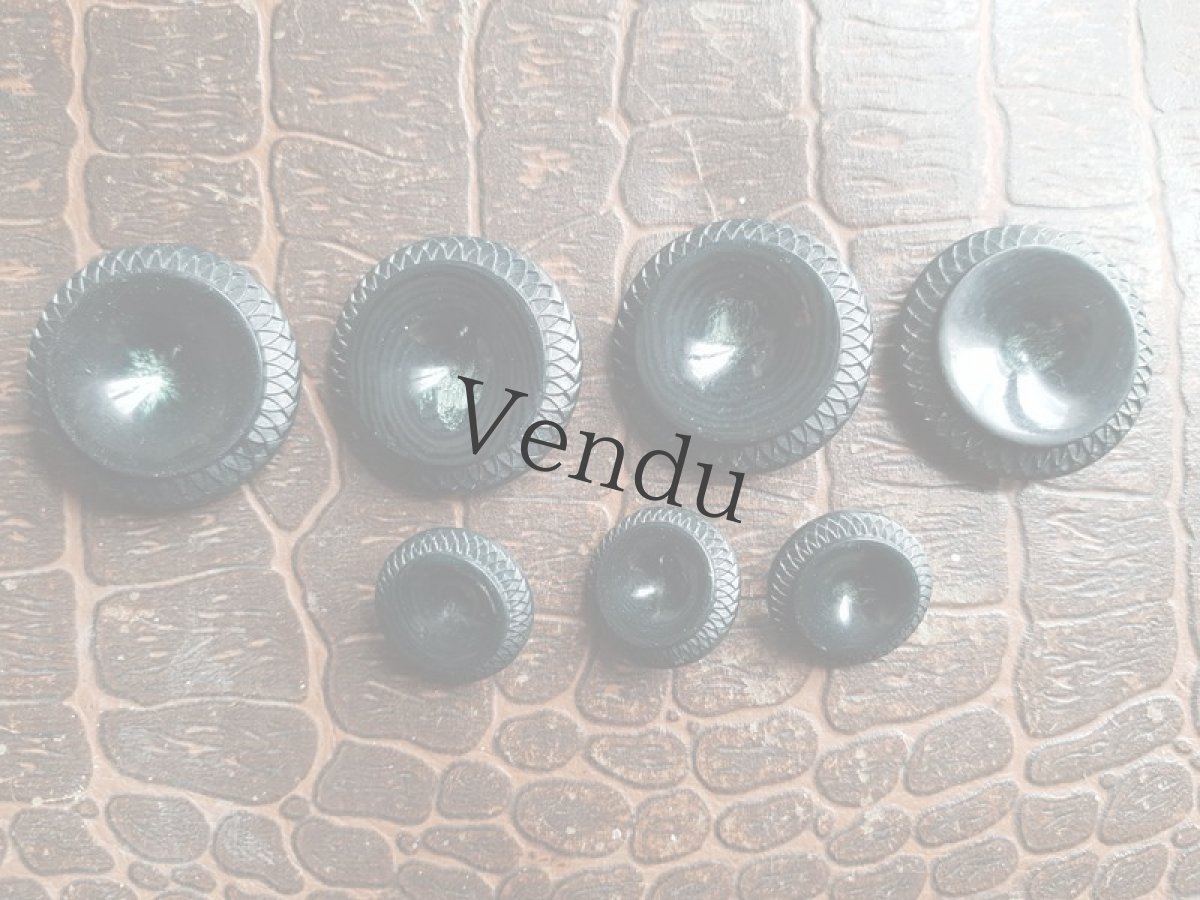 画像2: ドイツヴィンテージ　深緑マーブルボタン　大小７個セット (2)