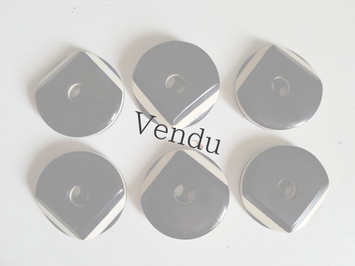 画像2: アンティーク　アールデコボタン 30ｍｍ 6個セット (2)