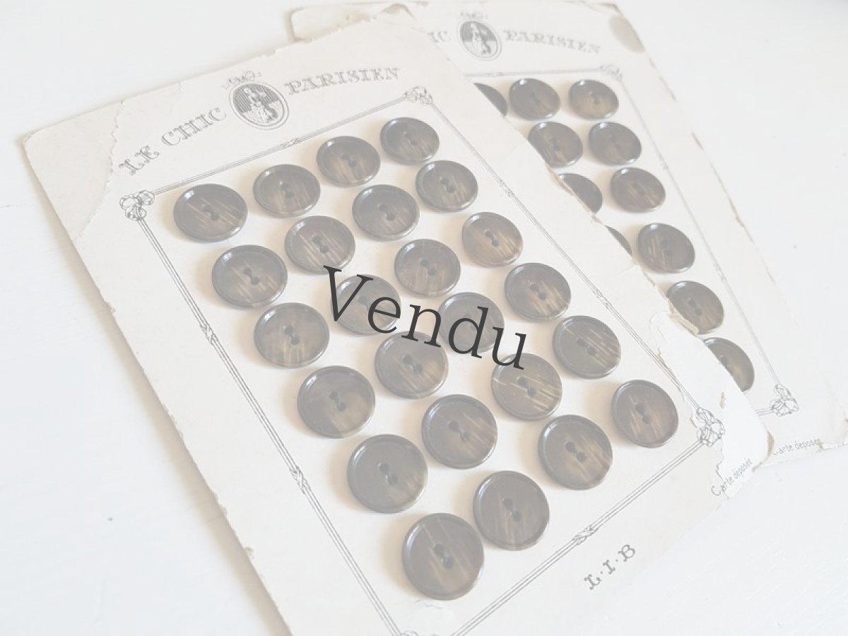 画像2: フランスアンティーク　シックなボタンシート L.I.B (2)