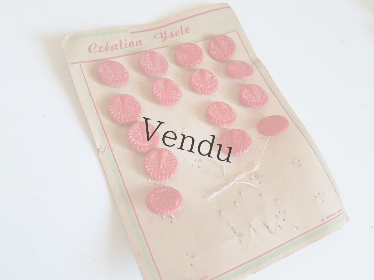 画像2: ヴィンテージ　オリエンタルなボタンシート赤 (2)