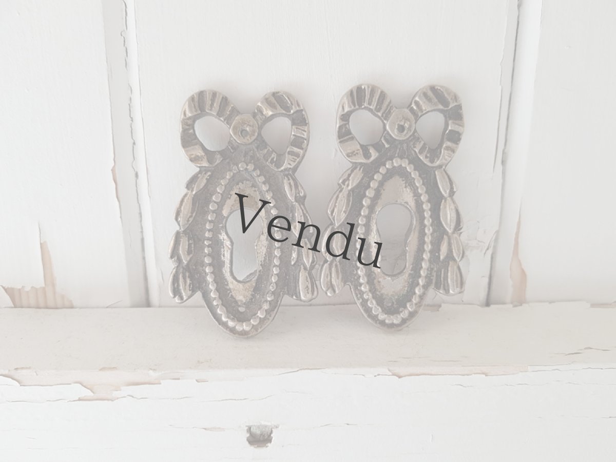 画像2: アンティーク　リボンガーランドの鍵穴 (2)