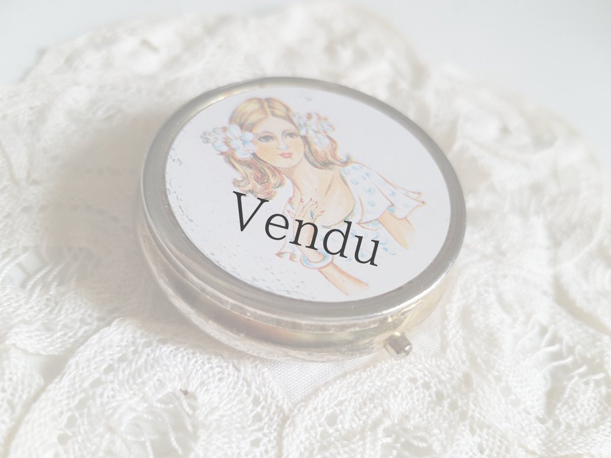 画像2: ヴィンテージ　乙女のピルケース (2)