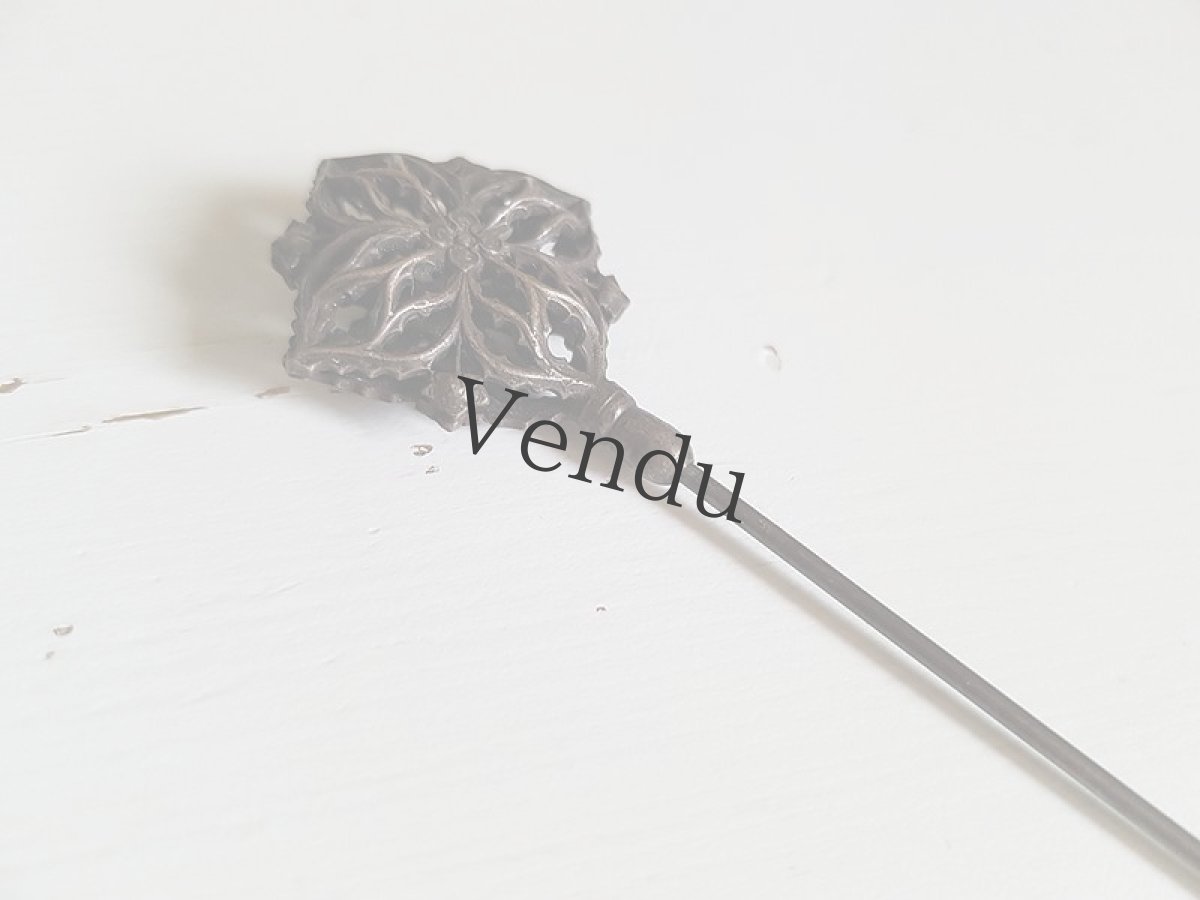 画像2: フランスアンティーク　19世紀 透かし模様のハットピン 20.5cm (2)