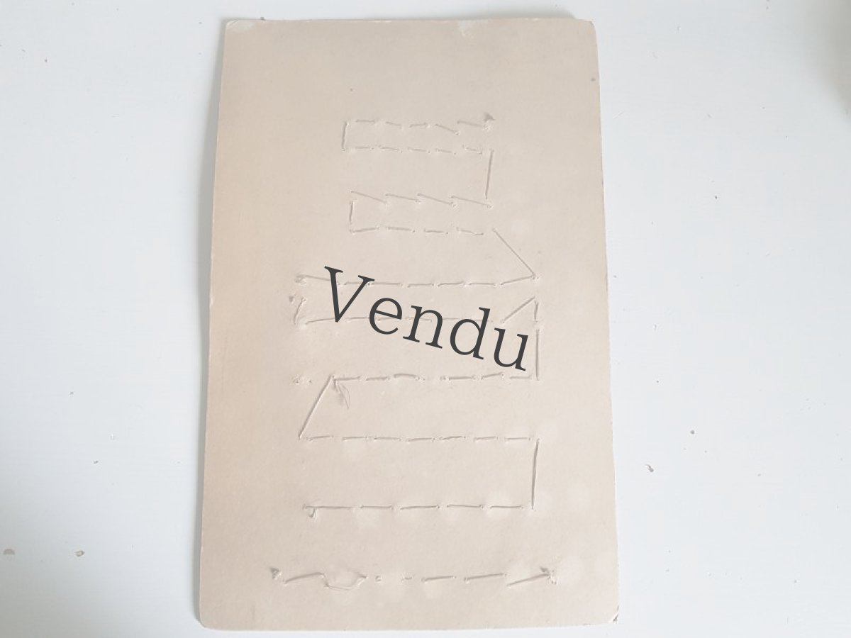 画像14: フランス 19世紀末 フレンチジェットボタンシート 75個 (14)