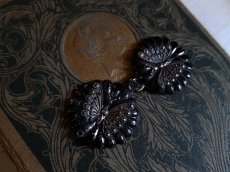 画像2: アンティーク　ベルエポック時代パピヨンの Boucles de cape（ブックル ド カプ） (2)