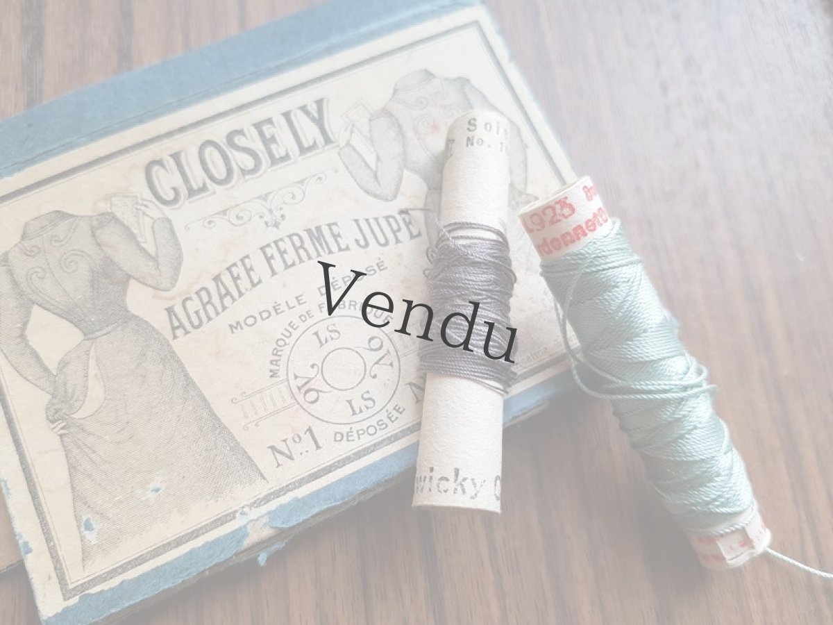 画像5: アンティーク　筒状糸巻き　絹糸混の２色セット (5)