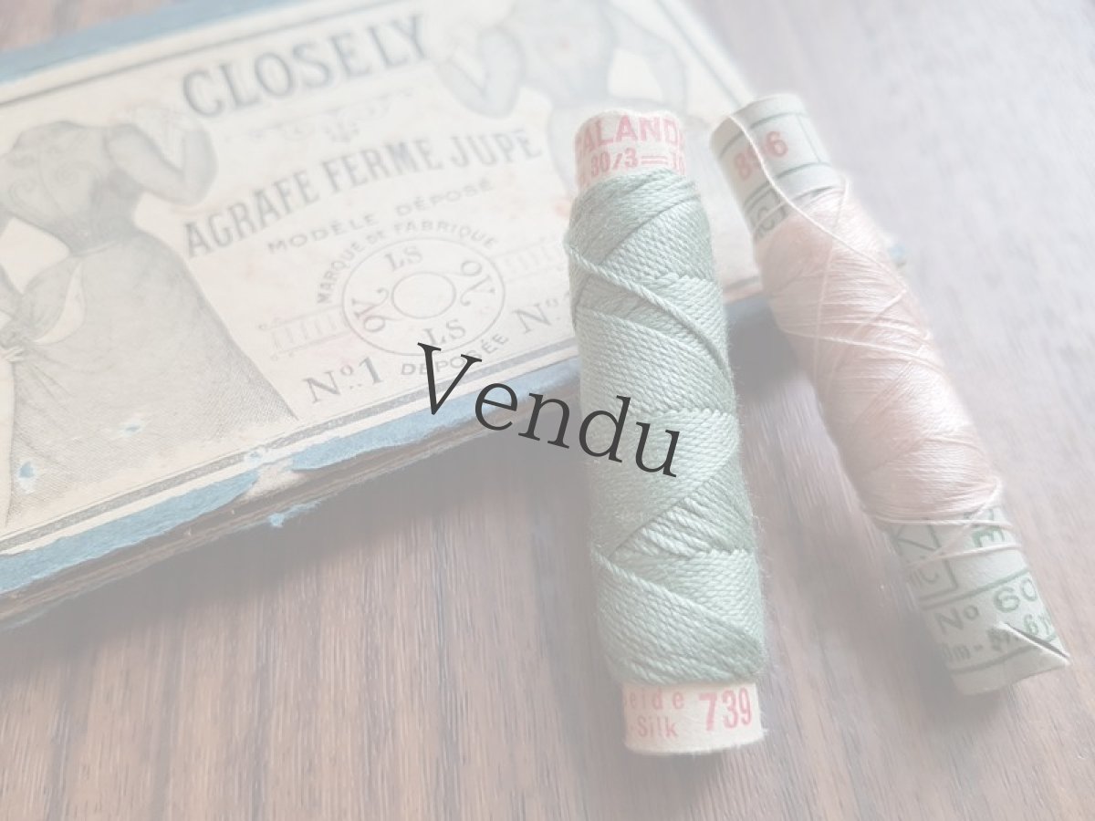 画像5: アンティーク　筒状糸巻き　絹糸混の２色セット (5)