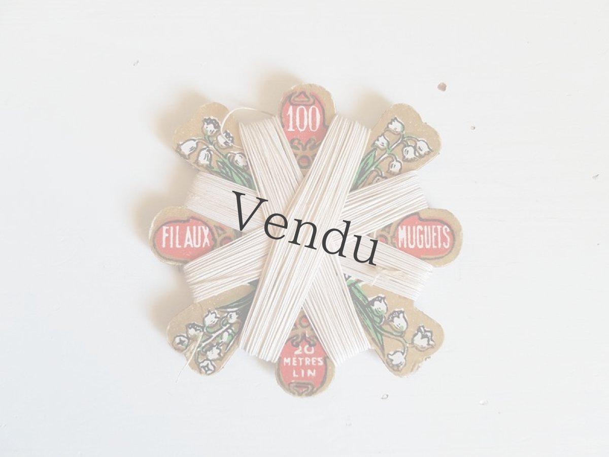 画像2: アンティーク　鈴蘭のリネン糸巻き100 (2)