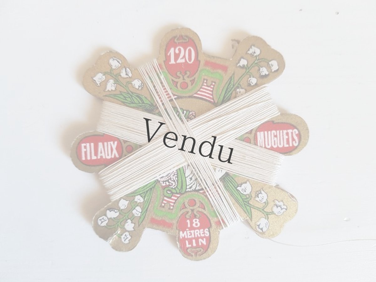 画像2: アンティーク　鈴蘭のリネン糸巻き120 (2)