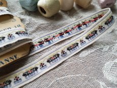 画像3: ヴィンテージ　個性的なデザインの刺繍リボン　糸巻き台紙つき (3)