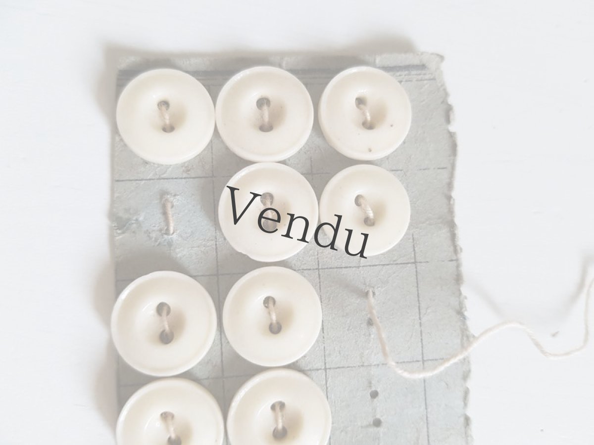 画像2: アンティーク　ミルクガラスボタンシート6mm (2)