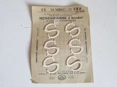 画像3: フランスアンティーク　カルティエ＝ブレッソン刺繍用モノグラムシート「S」 (3)