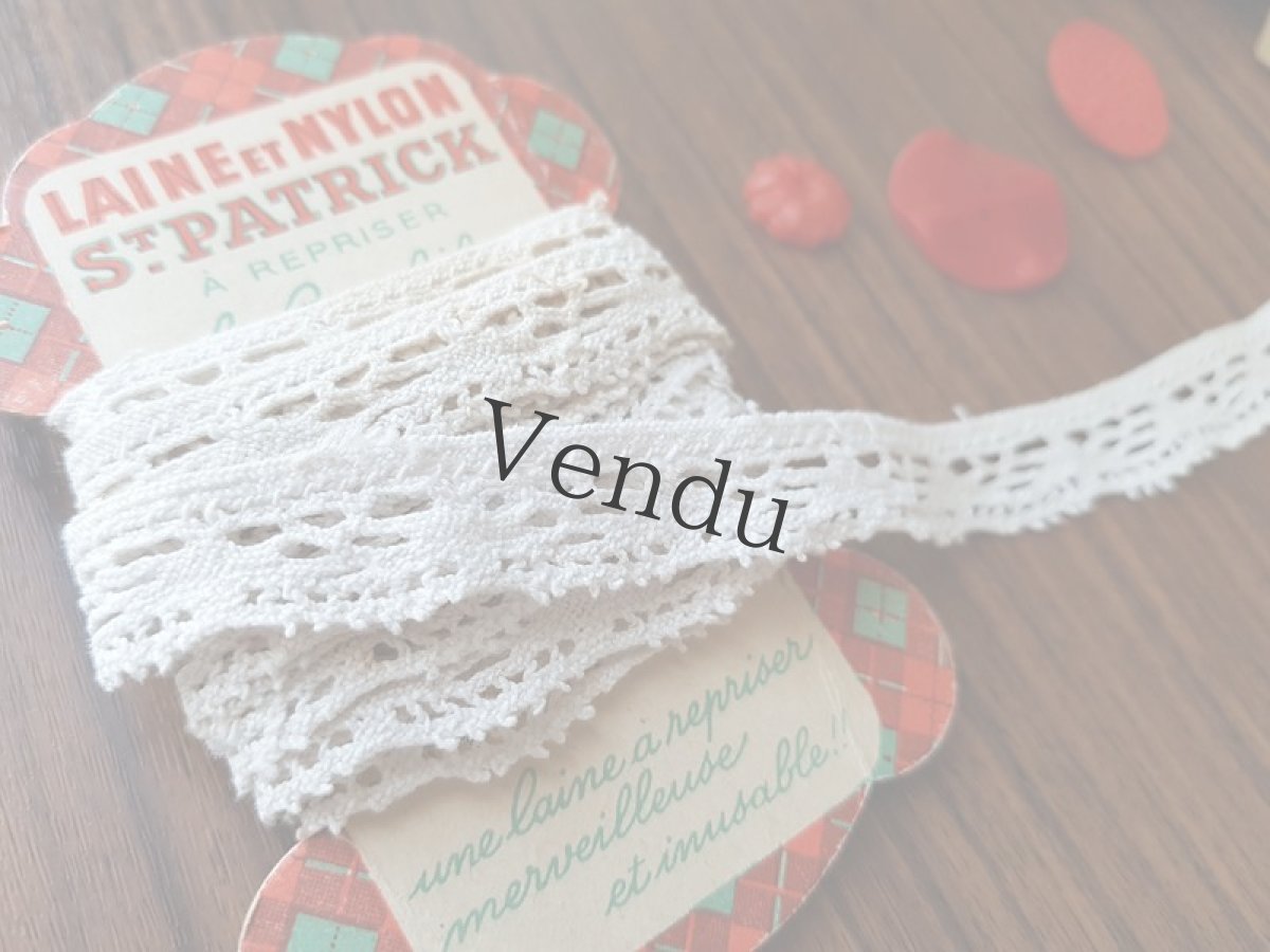 画像2: フランスヴィンテージ　レースブレード　糸巻き台紙つき (2)