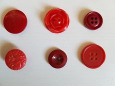画像4: フランスヴィンテージ　赤いボタンセット (4)