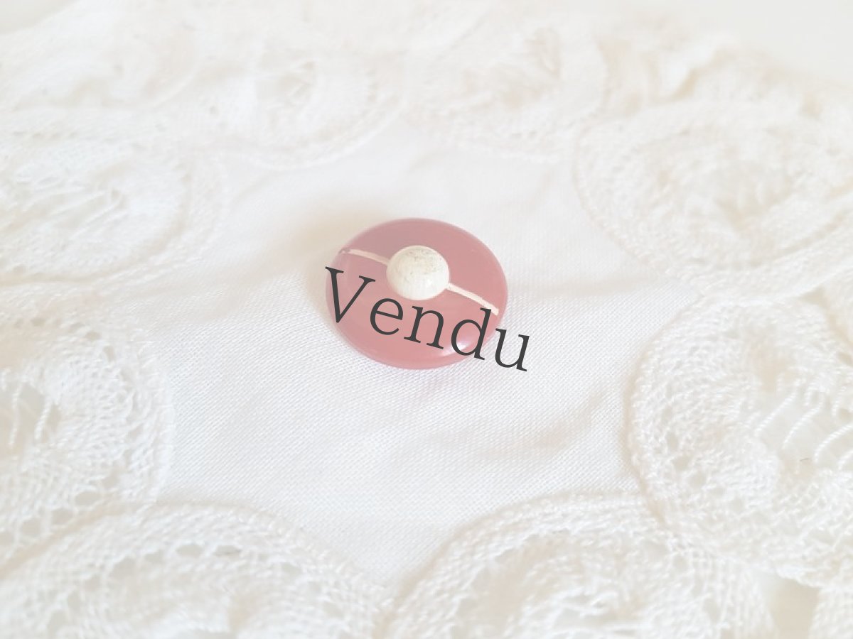 画像5: フランスヴィンテージ　楽しげな様子の陶器ボタン　４個セット (5)