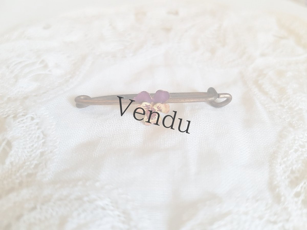 画像2: フランスアンティーク　パンジーのピン (2)