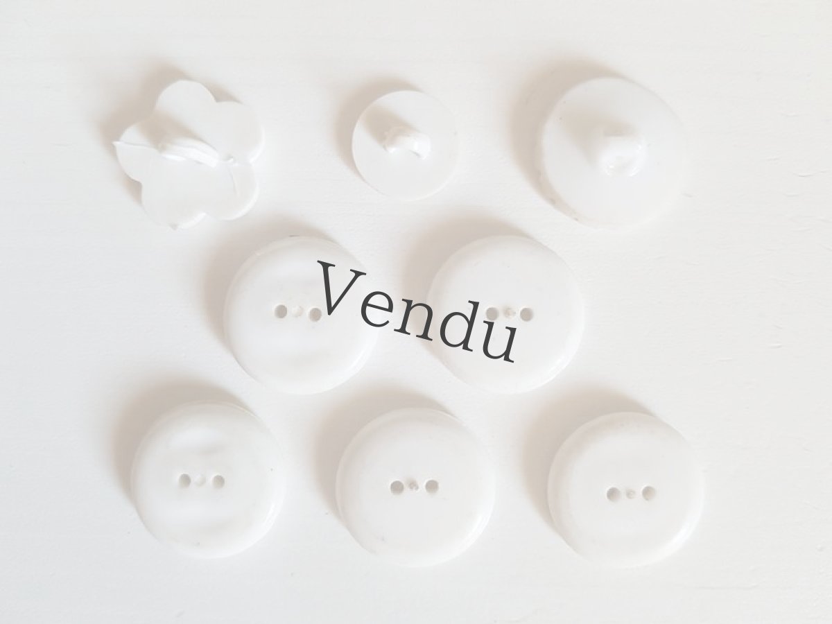 画像5: フランスヴィンテージ　白いお花のボタン８個セット (5)