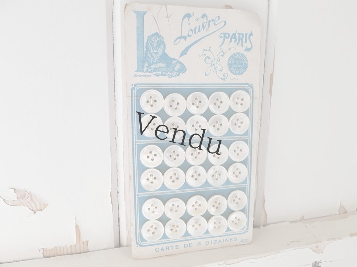 画像2: フランスアンティーク　Les Grands Magasins du Louvreのボタンシート 12mm (2)