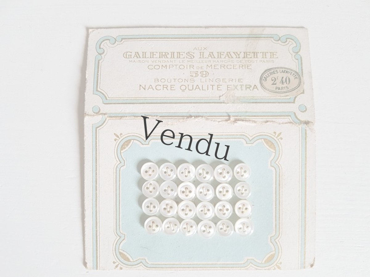 画像3: フランスアンティーク　GALERIES LAFAYETTEのドール用貝ボタンシート (3)
