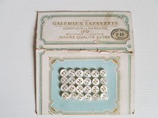 画像3: フランスアンティーク　GALERIES LAFAYETTEのドール用貝ボタンシート (3)