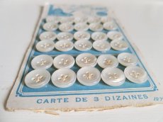 画像9: フランスアンティーク　Les Grands Magasins du Louvreのボタンシート 12mm (9)