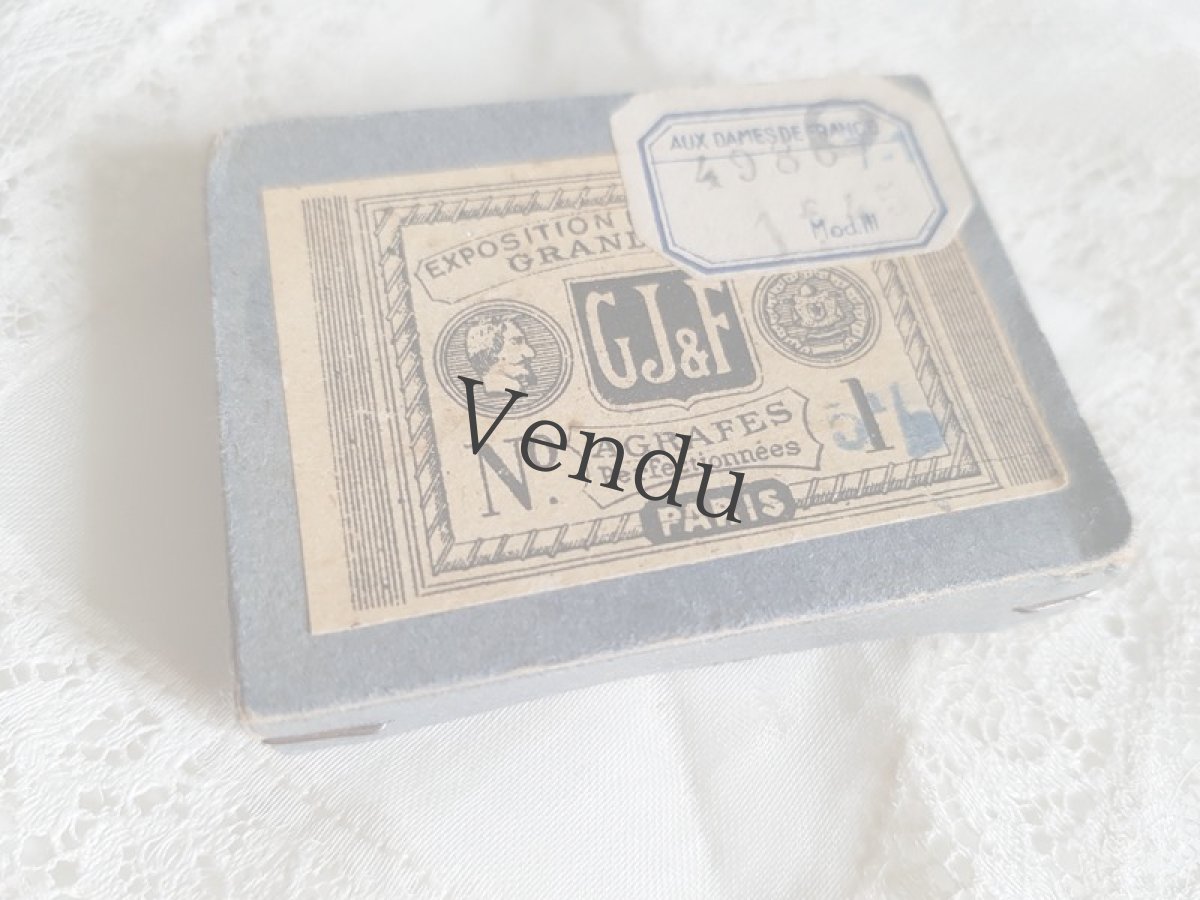 画像2: フランスアンティーク　ちいさなホックとその箱 (2)