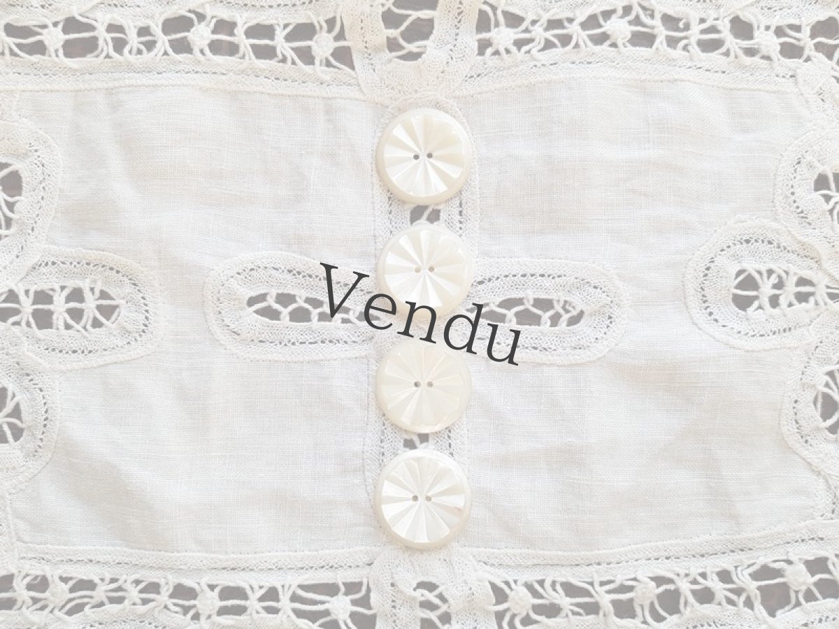 画像3: フランスアンティーク　きれいなカットの貝ボタン22mm ４個セット (3)