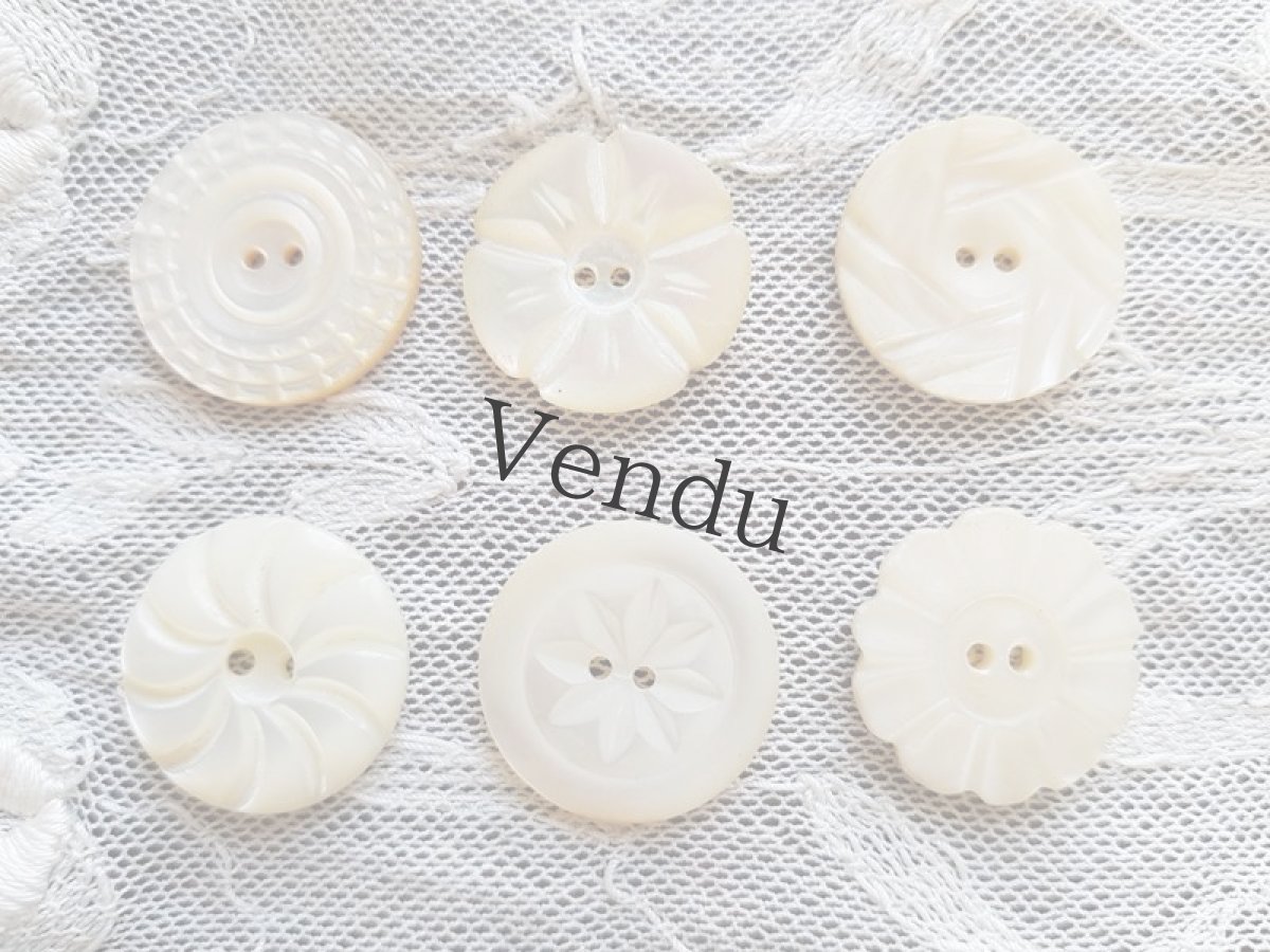 画像3: フランスアンティーク　きれいなカットの貝ボタンアソート18ｍｍ (3)
