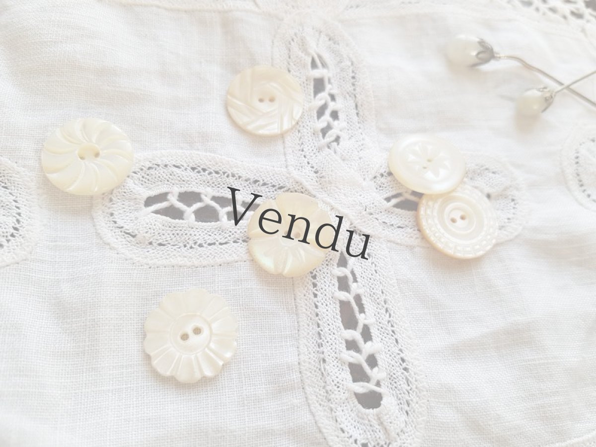 画像4: フランスアンティーク　きれいなカットの貝ボタンアソート18ｍｍ (4)