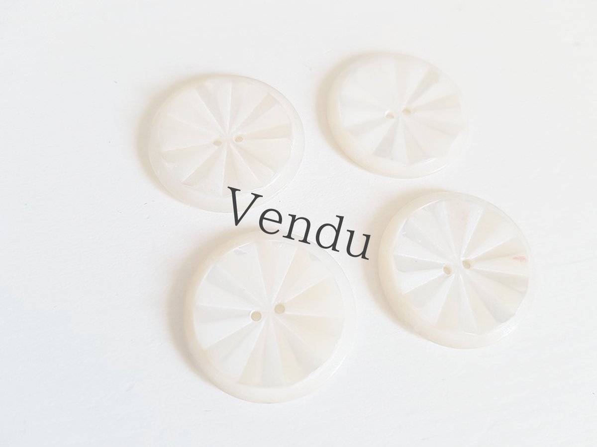 画像6: フランスアンティーク　きれいなカットの貝ボタン22mm ４個セット (6)