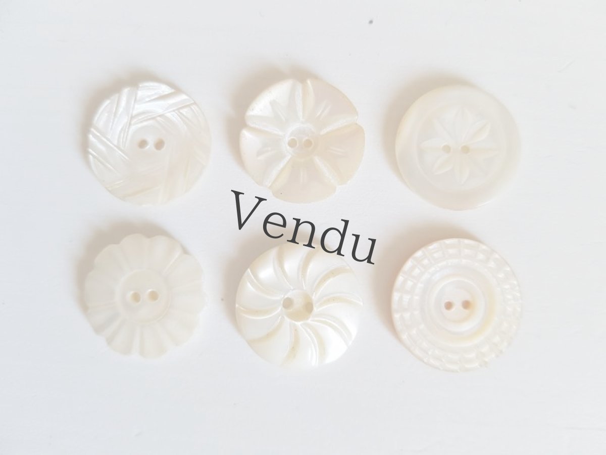 画像7: フランスアンティーク　きれいなカットの貝ボタンアソート18ｍｍ (7)