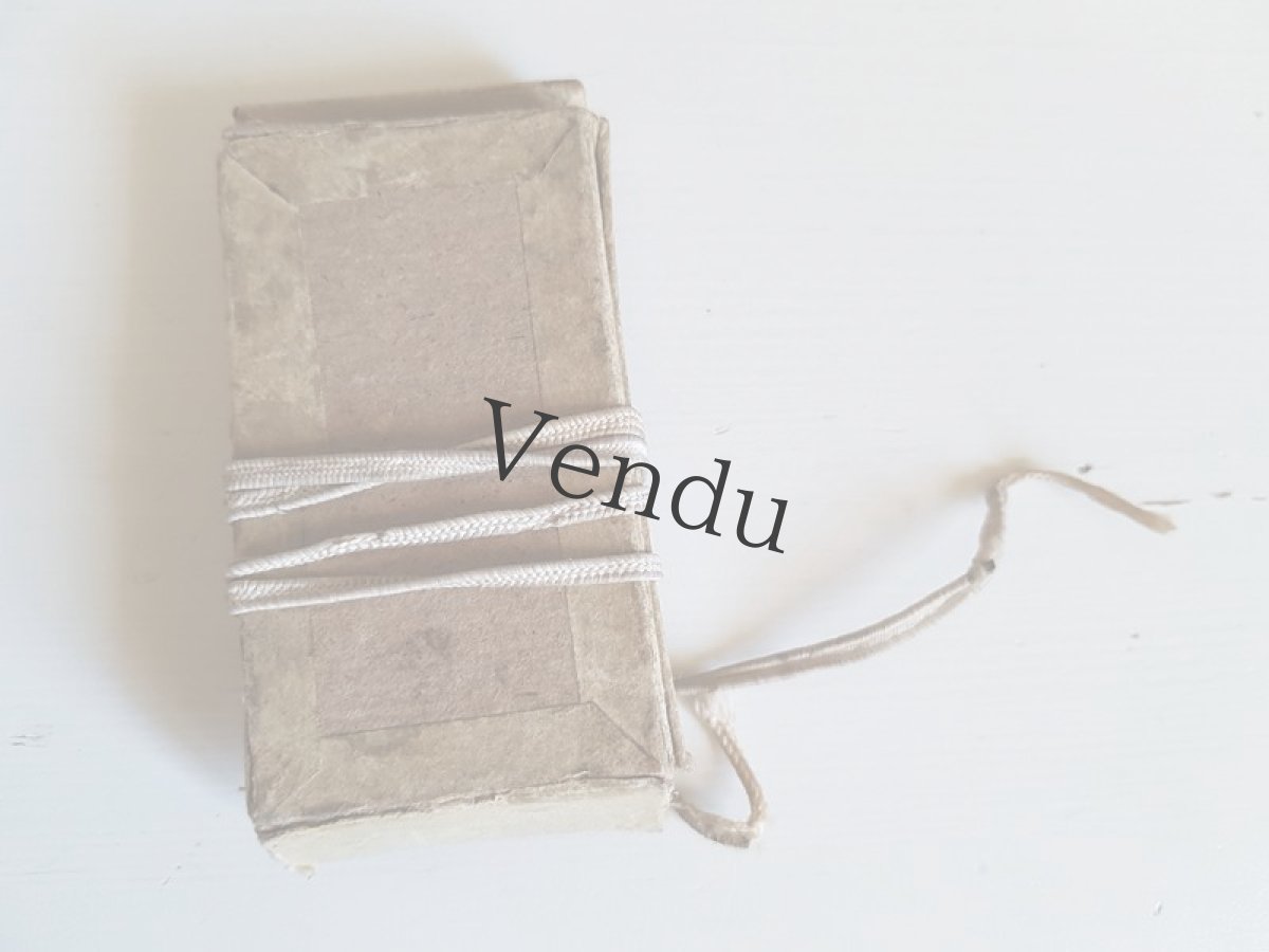 画像6: フランスアンティーク　ビーズの入った古い箱 (6)