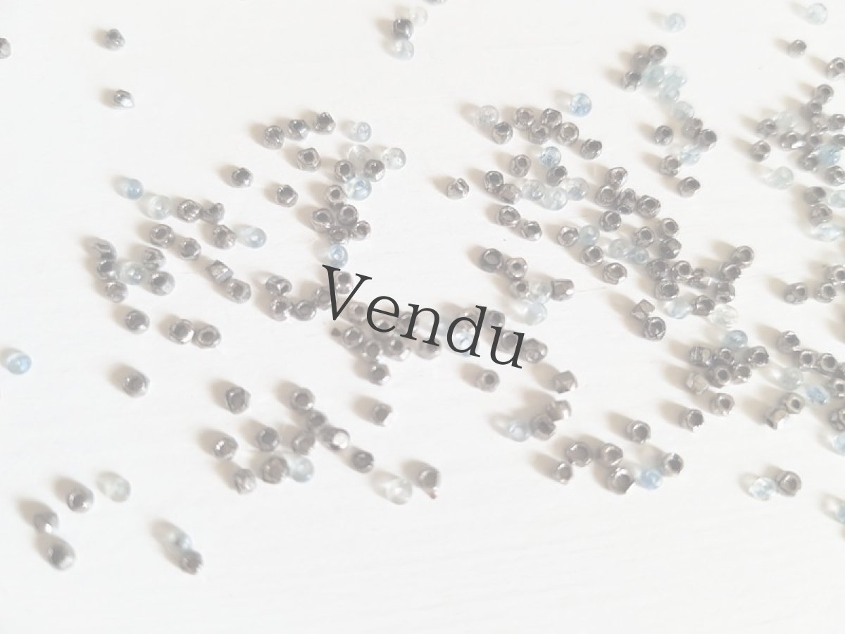 画像2: フランスアンティーク　ビーズの入った古い箱 (2)