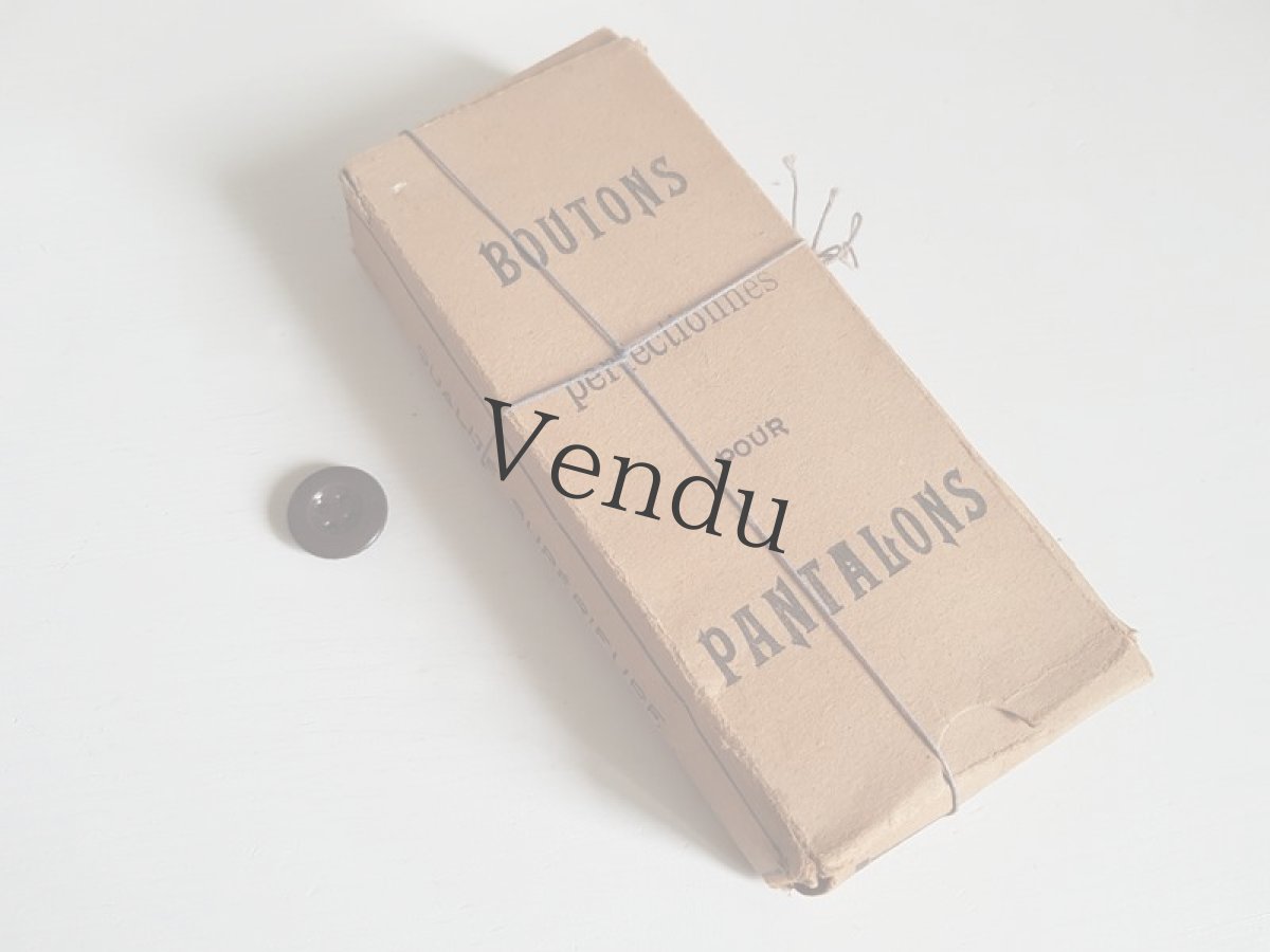 画像5: K様ご予約品：フランスアンティーク　箱入りボタン (5)