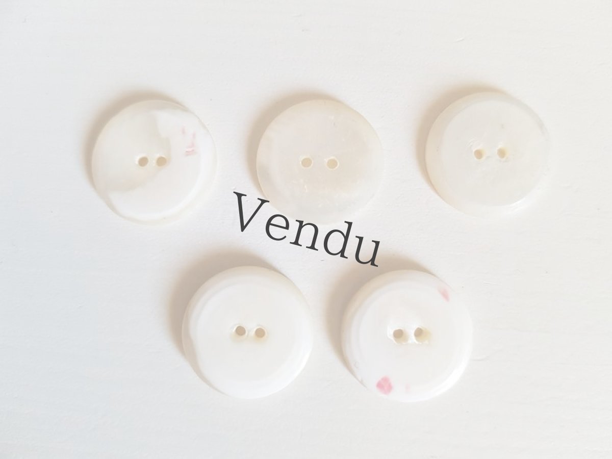 画像6: フランスアンティーク　きれいなカットの貝ボタン18mm ５個セット (6)