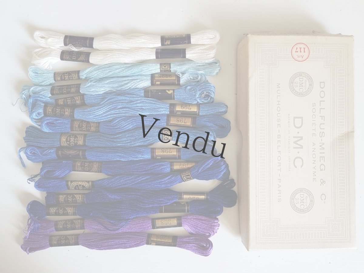 画像2: フランスヴィンテージ　DMC刺繍糸25 MOULINÉ ブルー系15本セット (2)