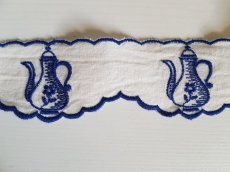 画像1: フランスヴィンテージ　素朴なポット柄刺繍リボントリム (1)