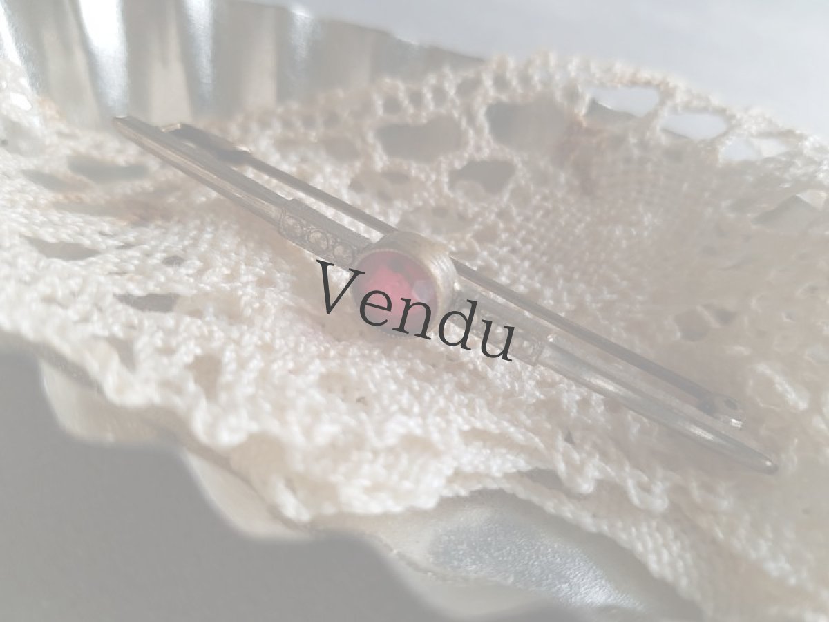 画像3: フランスアンティーク　グロゼイユ色のラインストーンブローチ (3)