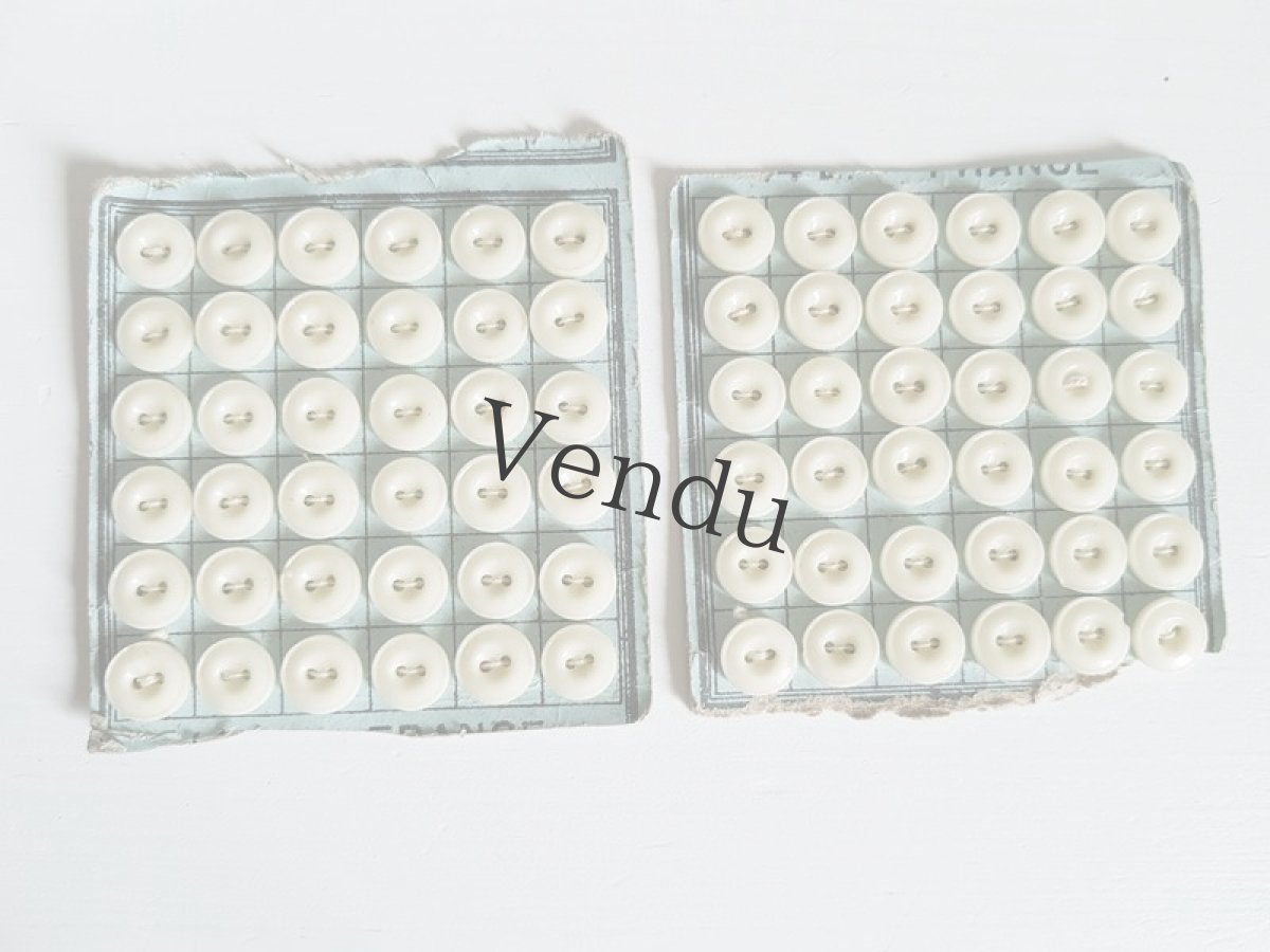 画像2: フランスアンティーク　ミルクガラスボタンシート 9mm (2)