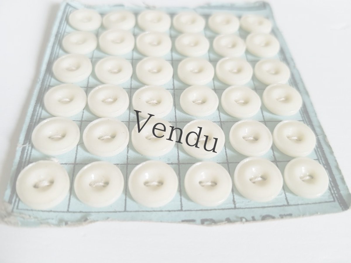 画像4: フランスアンティーク　ミルクガラスボタンシート 9mm (4)