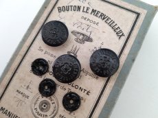 画像8: フランスアンティーク　箱入りメタルボタン BOUTON LE MERVEILLEUX (8)