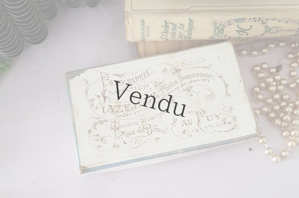 画像11: フランスアンティーク　切手付きの白い紙箱 (11)