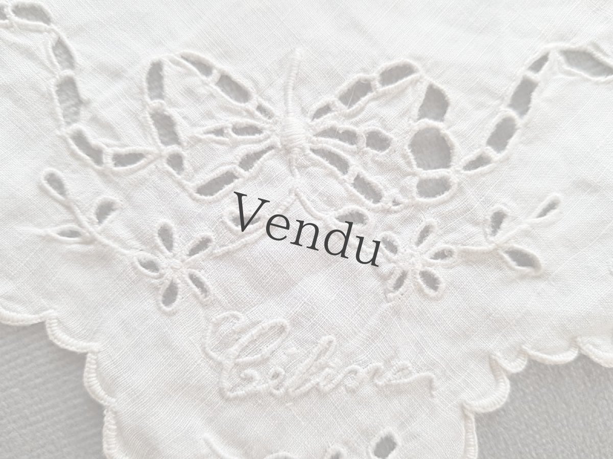 画像2: フランスアンティーク　リボンのカットワークと白刺繍のハンカチ (2)