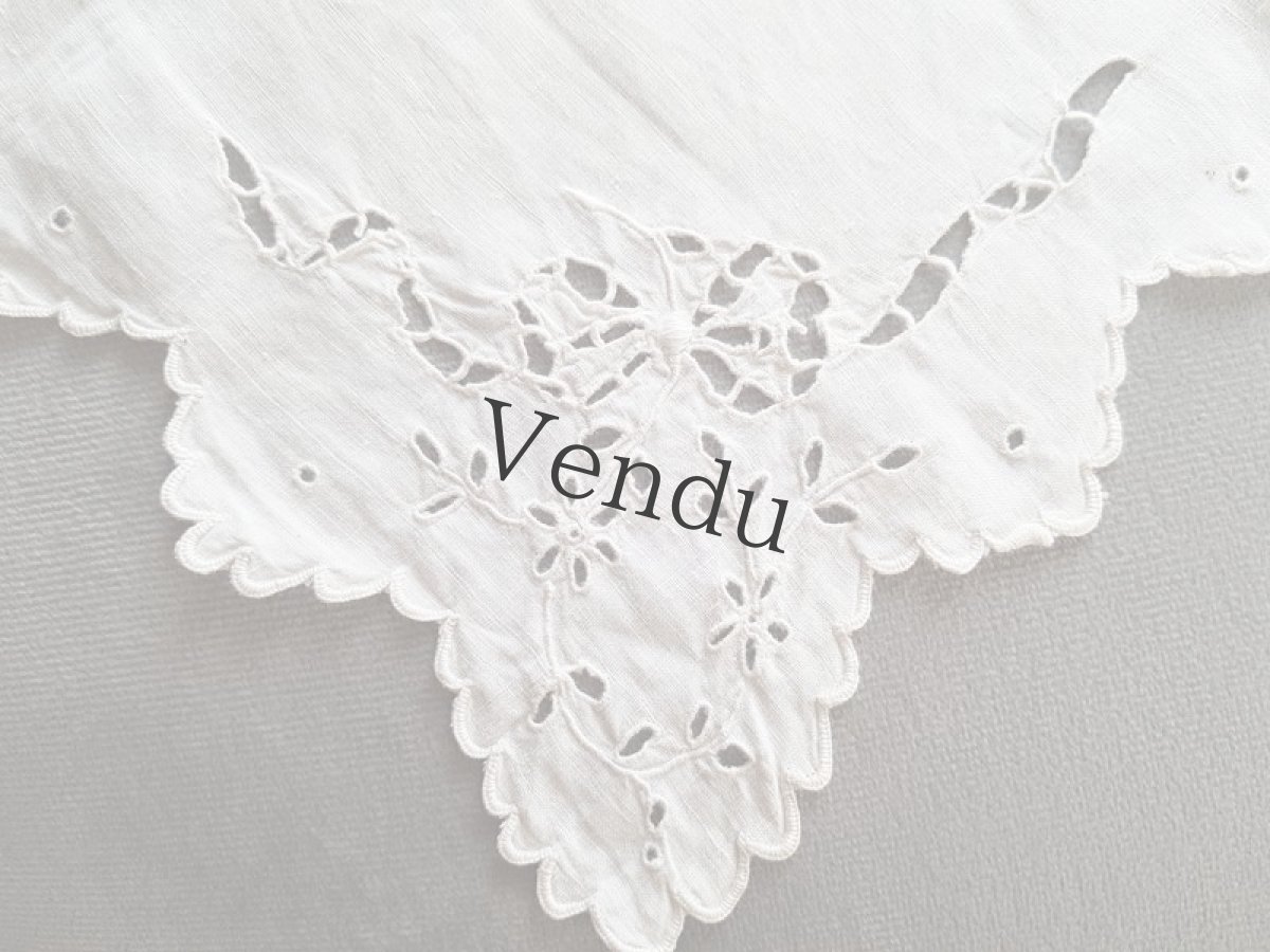 画像4: フランスアンティーク　リボンのカットワークと白刺繍のハンカチ (4)